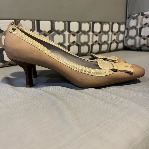 Cole Haan suede and patent leather tan kitten heels size 8.5 - Picture 5 of 9